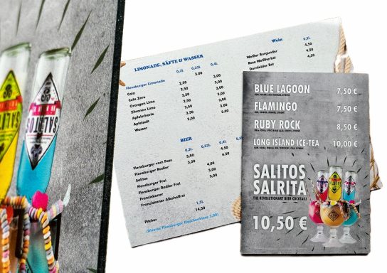 Getränkekarte mit Preisen für Cocktails und Snacks, darunter Salitos Salita.